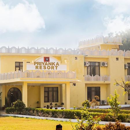 קג'ורהו Priyanka Resort מראה חיצוני תמונה