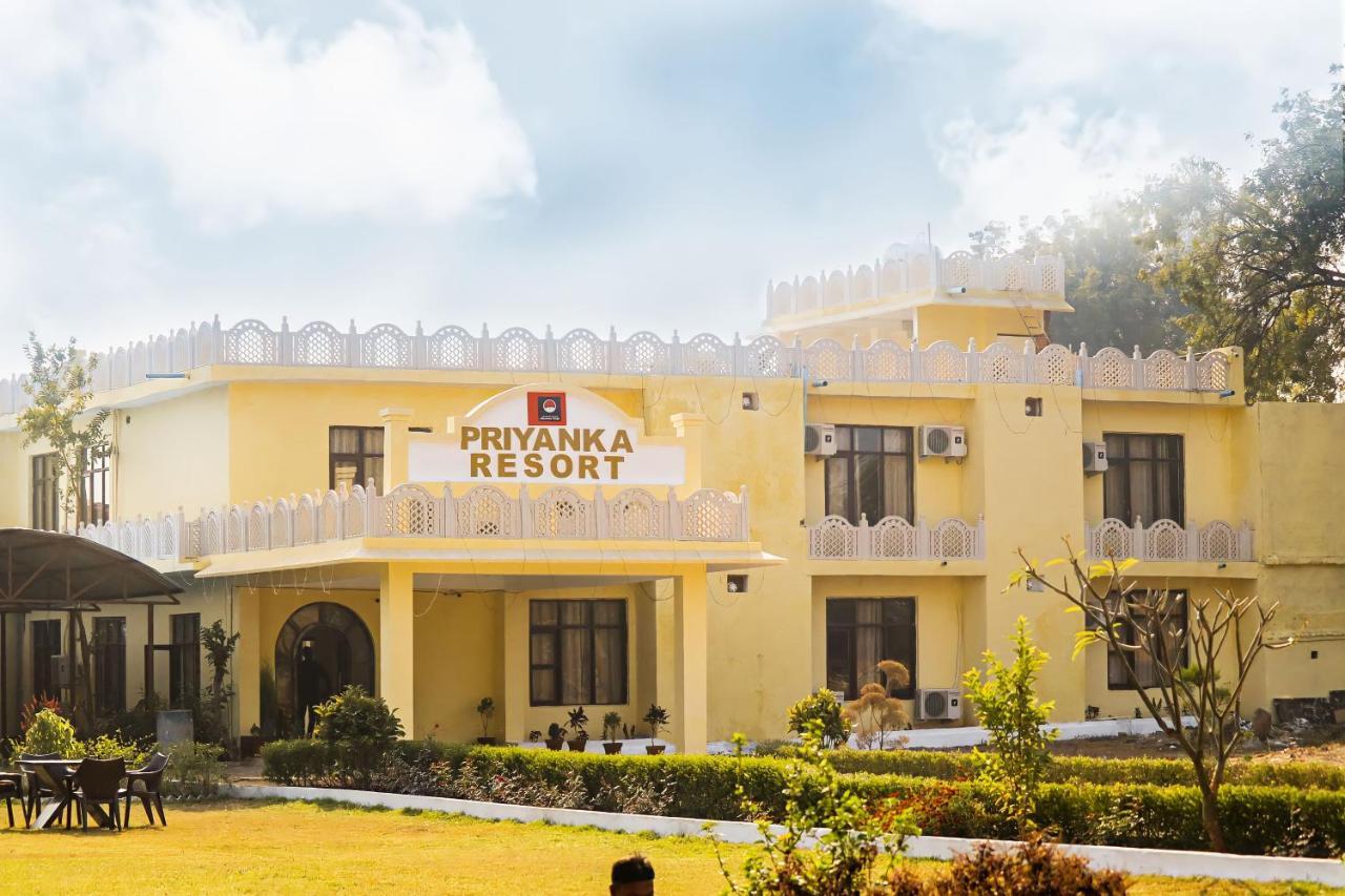 קג'ורהו Priyanka Resort מראה חיצוני תמונה